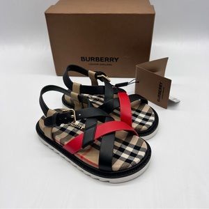Burberry Kids
Vintage Check open-toe sandals